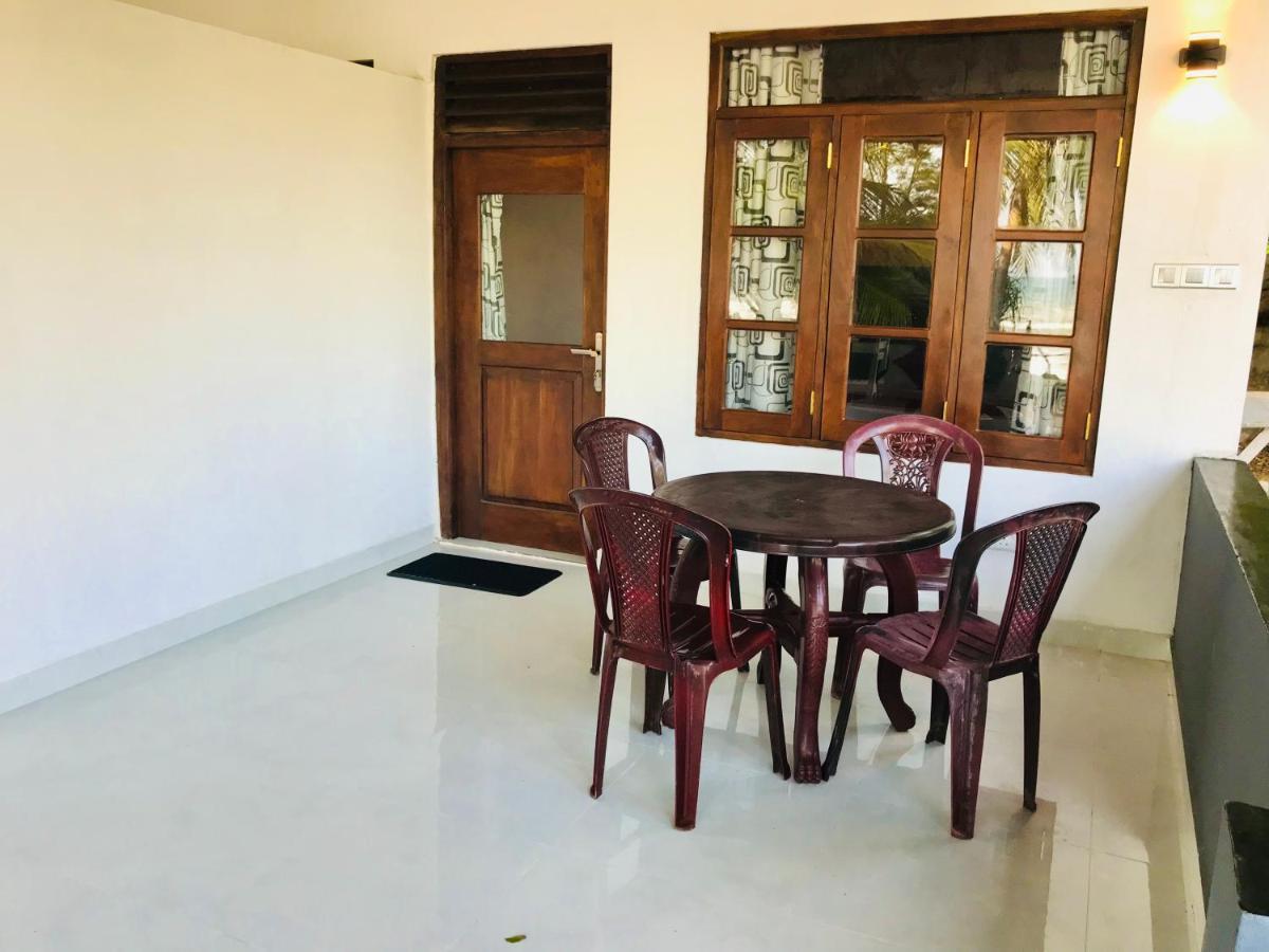 Beach Bungalow Yala Киринда Экстерьер фото